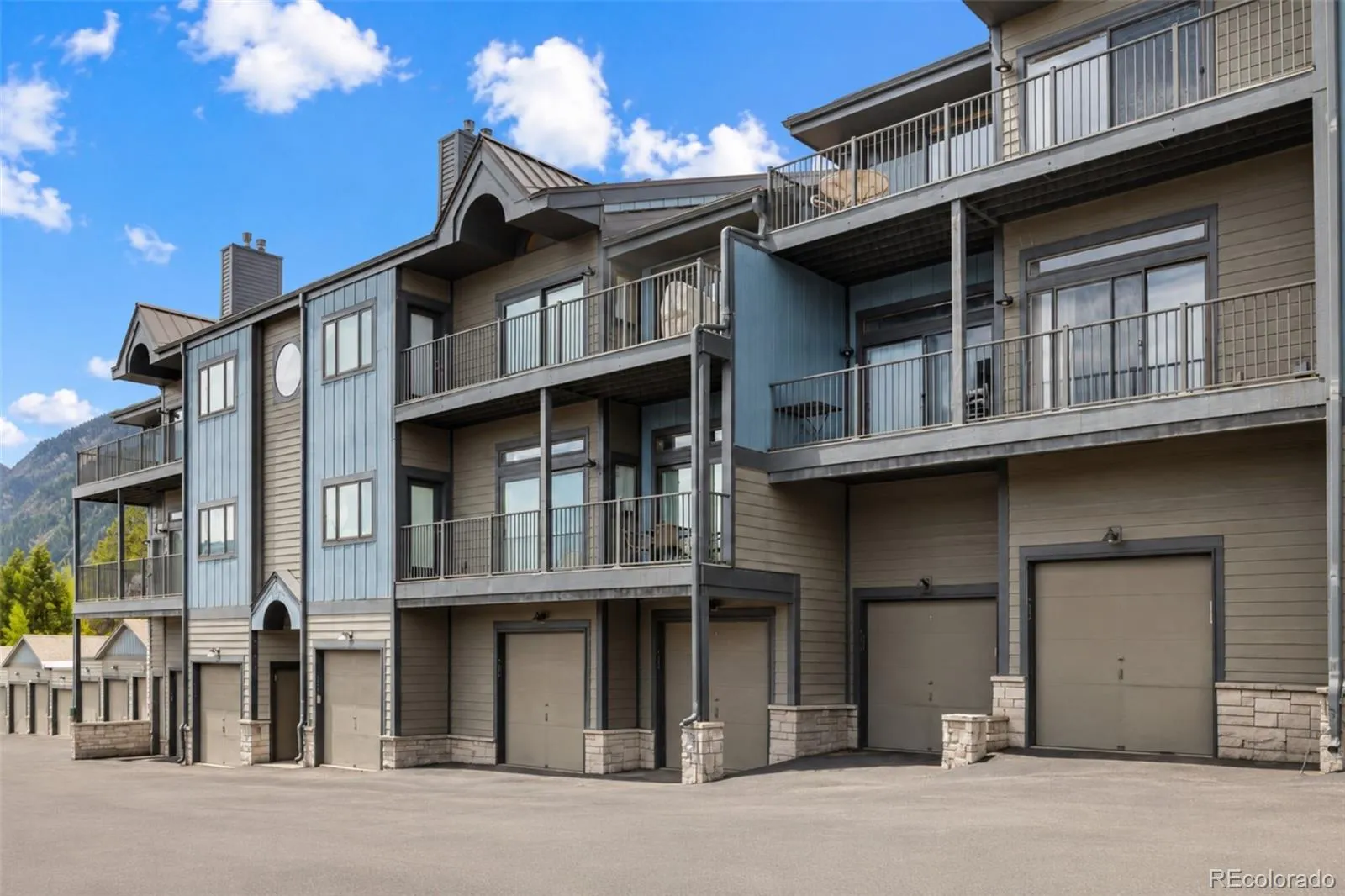 Lake Forest Condo