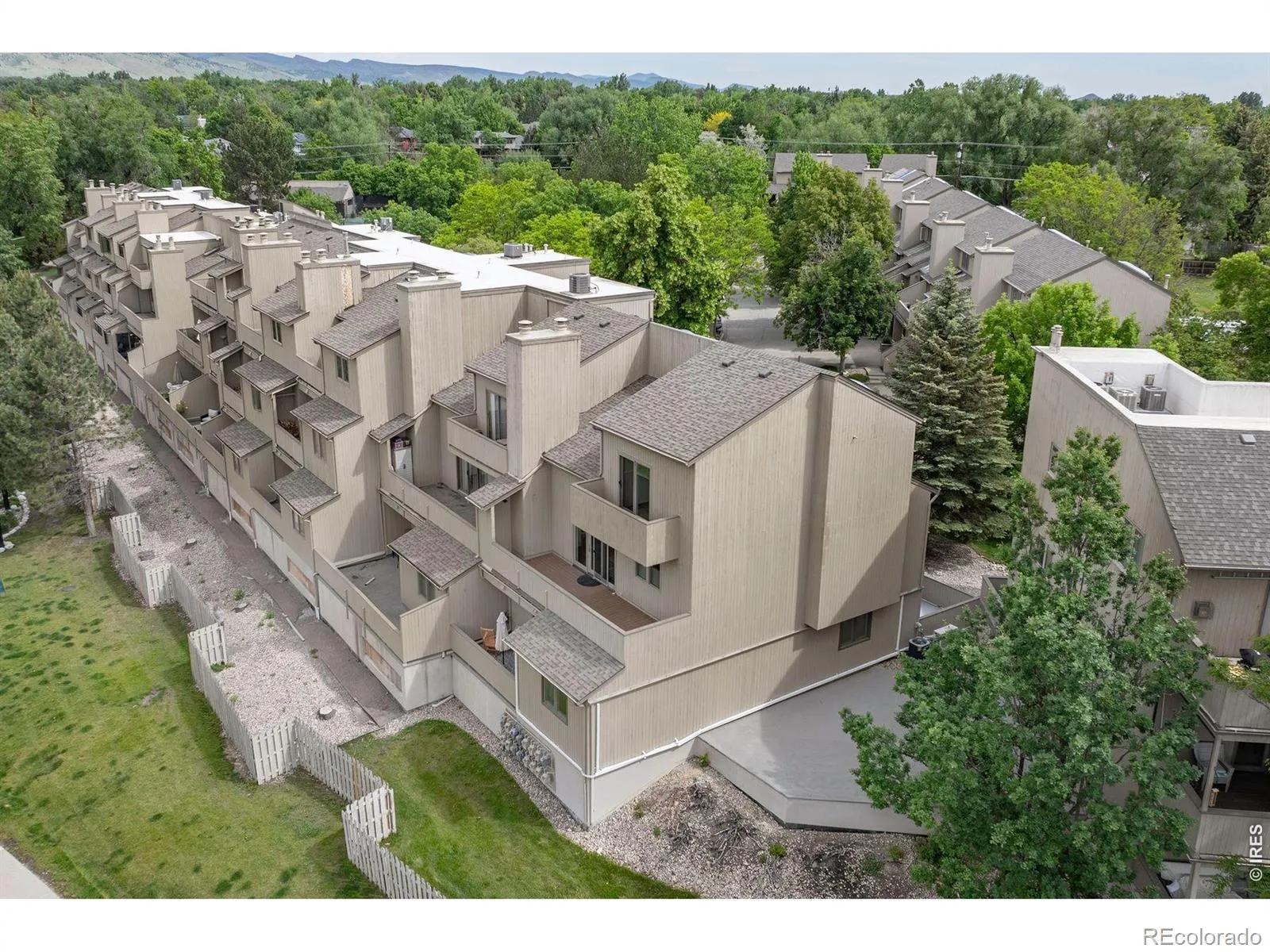Kalmia Court Condos 1st Amd