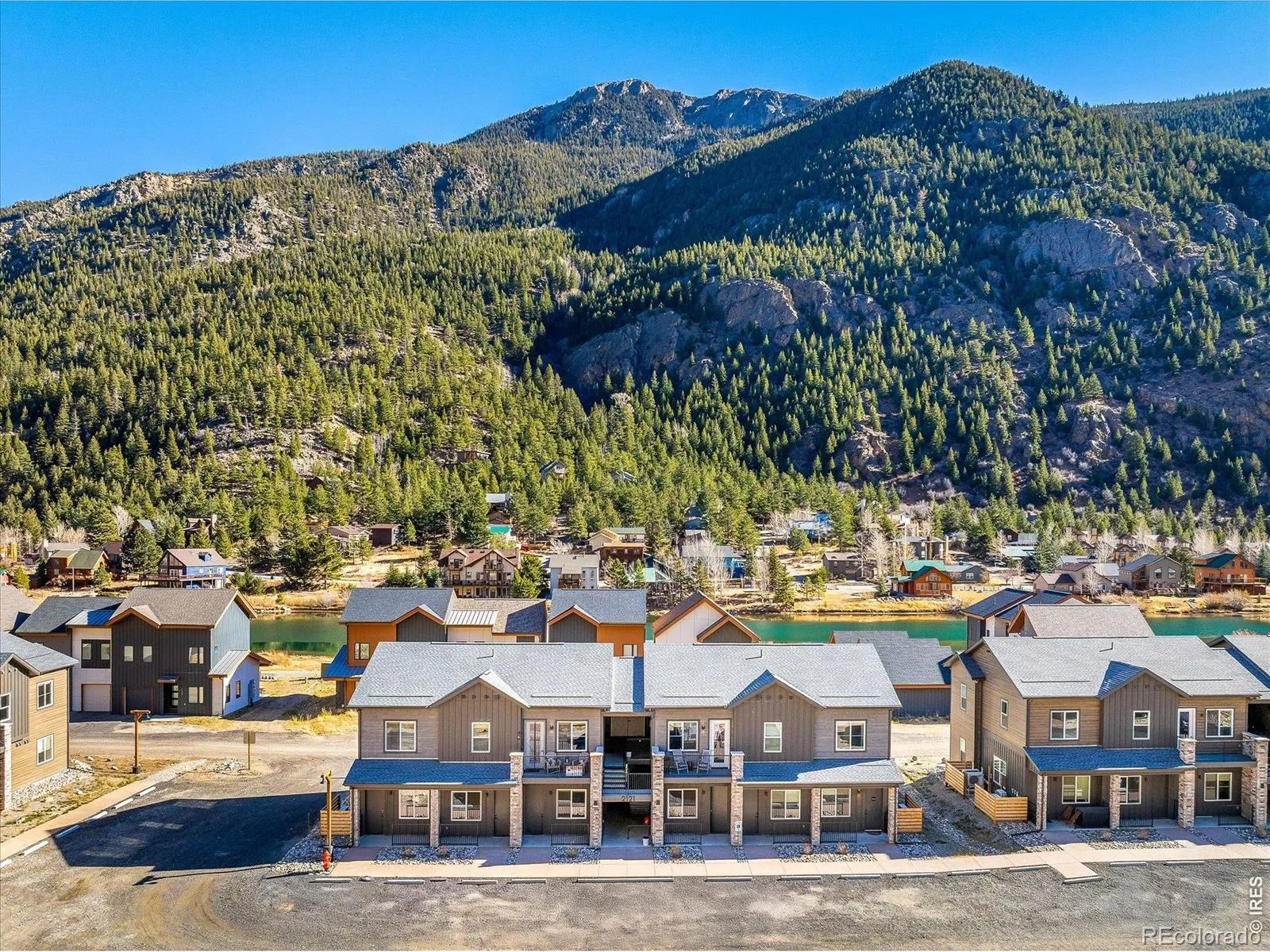 Lakeview Flats