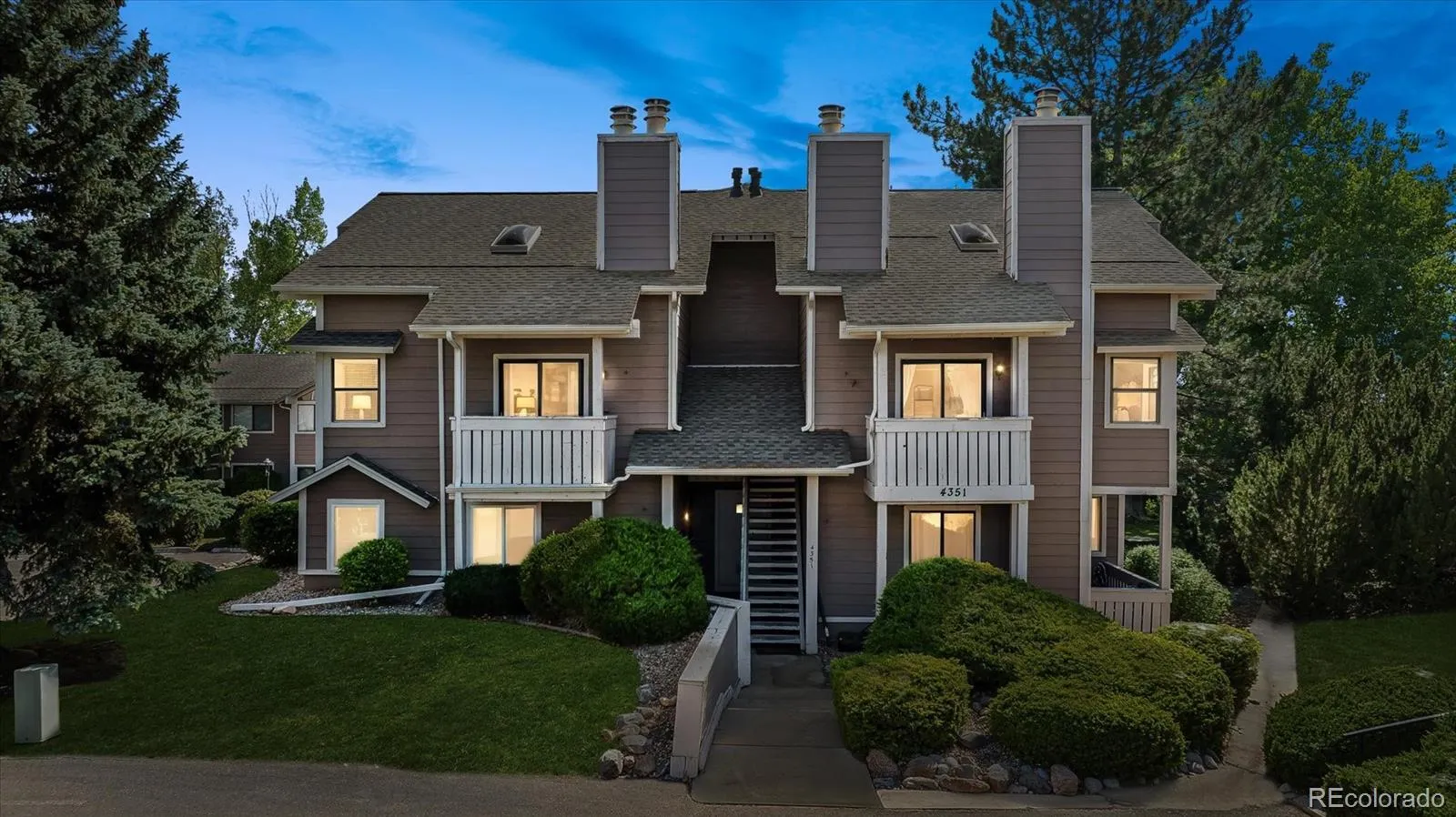 Lakepointe Condominiums