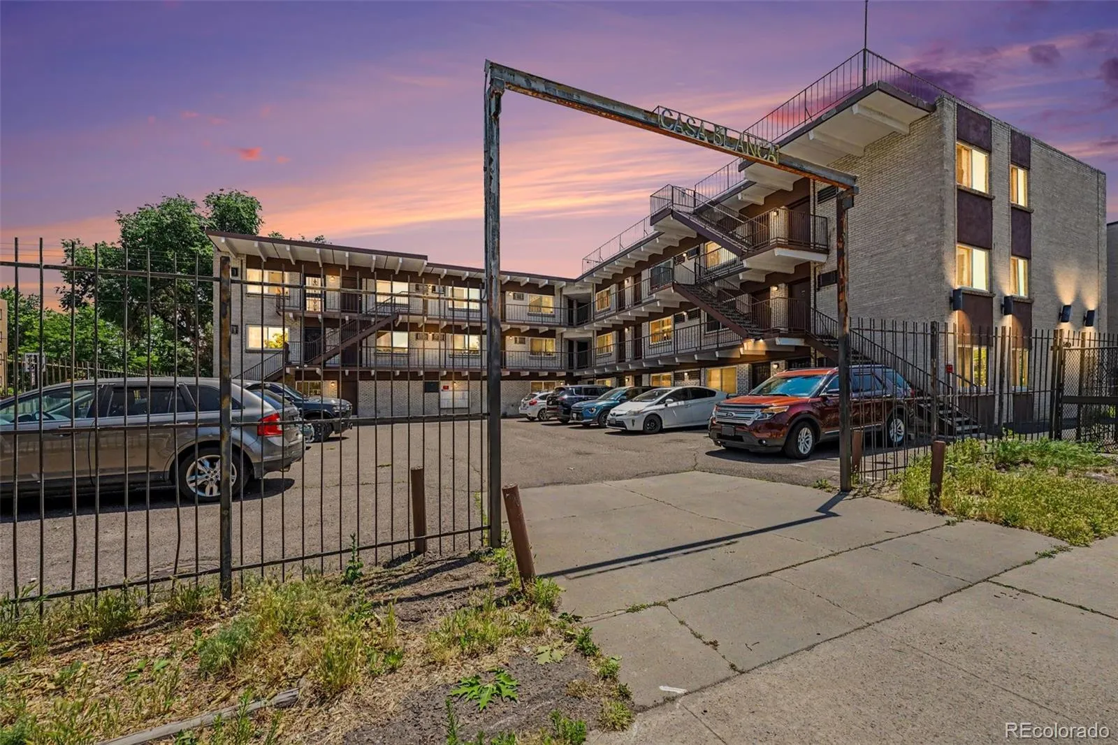Casa Blanca Condos