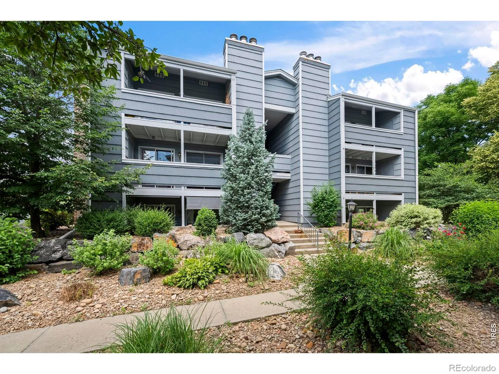 Hunter Creek Condo 9th Ph Bldg 4682