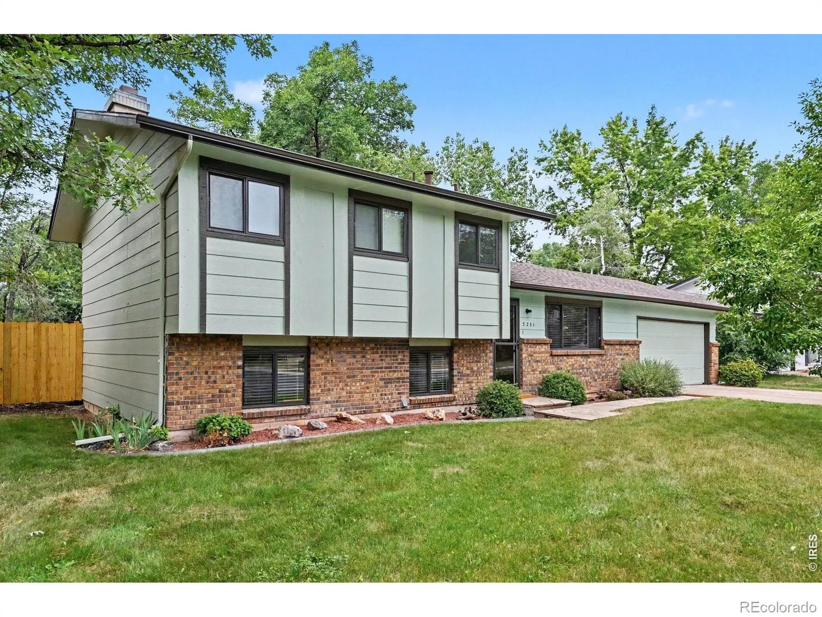 South Meadowlark Heights