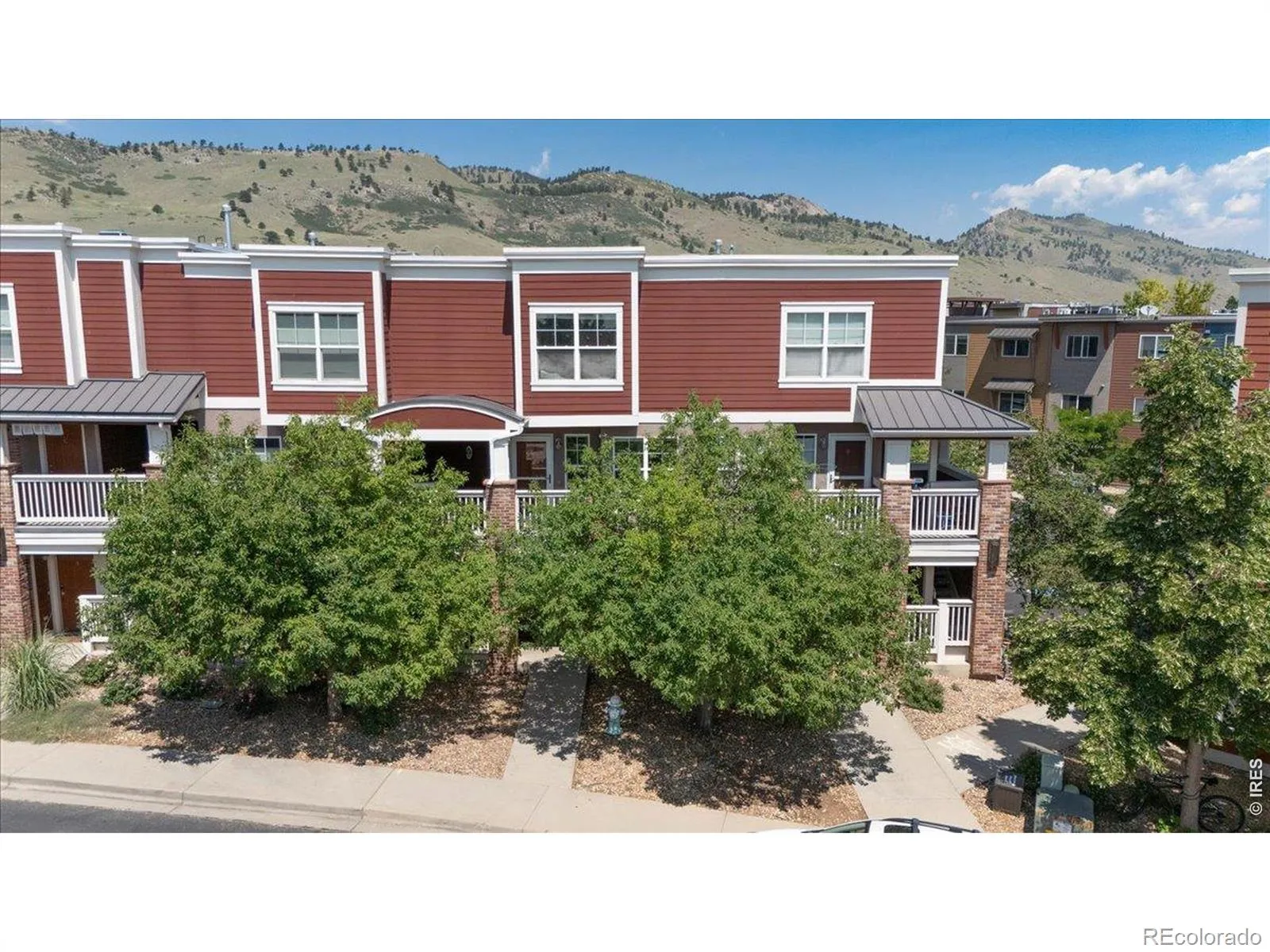Dakota Ridge Residence Condos