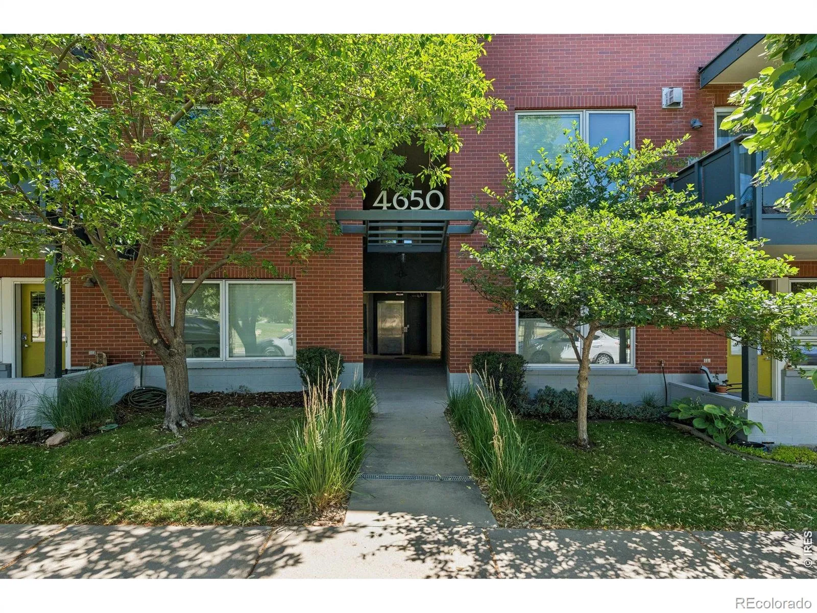 Crescent Condos 1st Supp