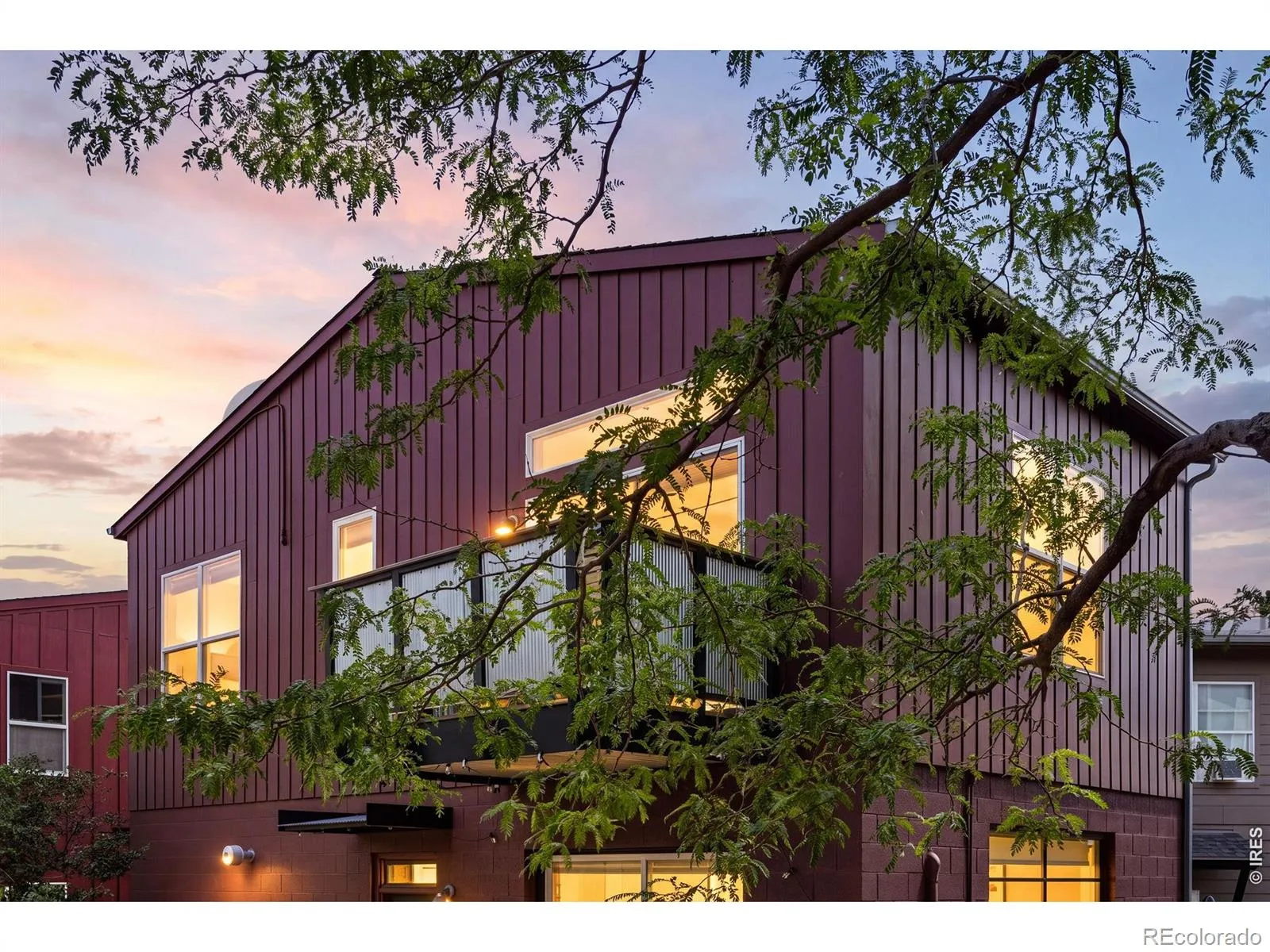 Studio Mews Condos 5th Supp