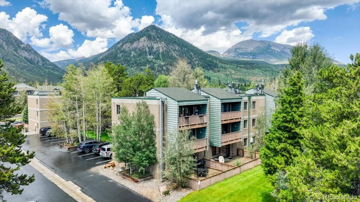Ten Mile Creek Condominiums