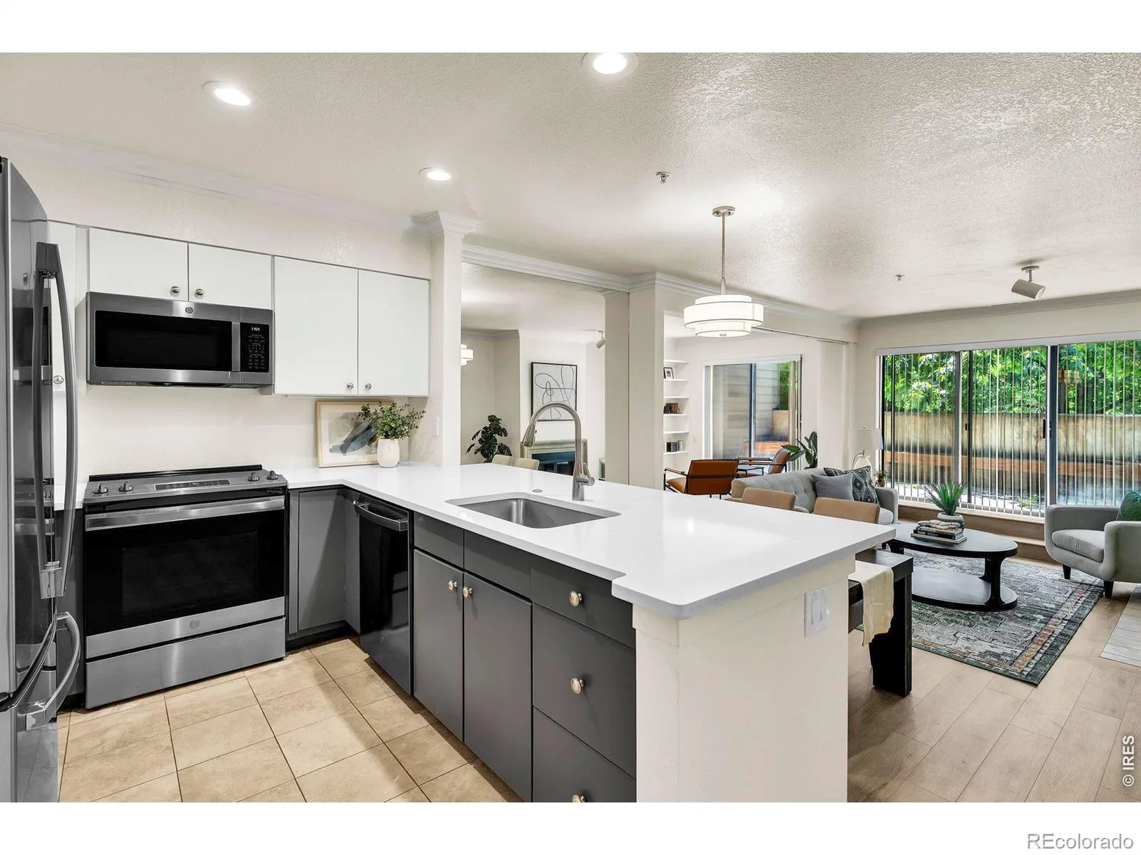 Canyon Center Condos 1st Supp