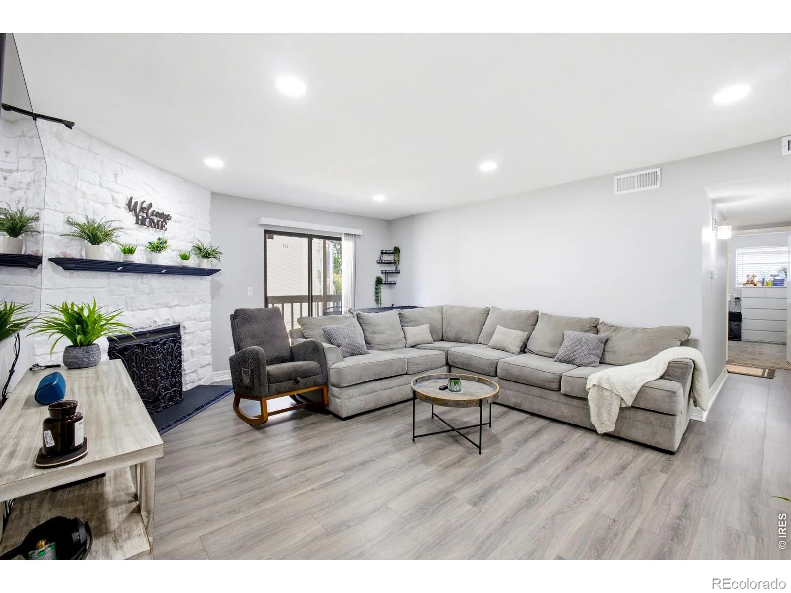 Woodside Village Condo 02 Bldg 01