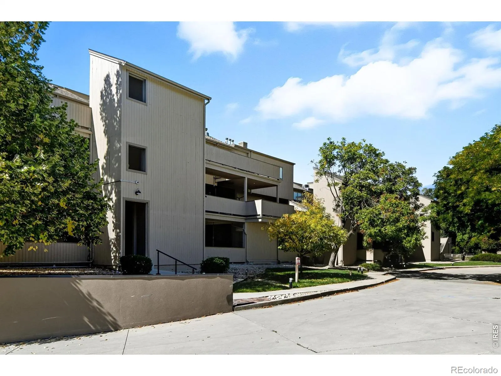 Kalmia Court Condos 1st Amd