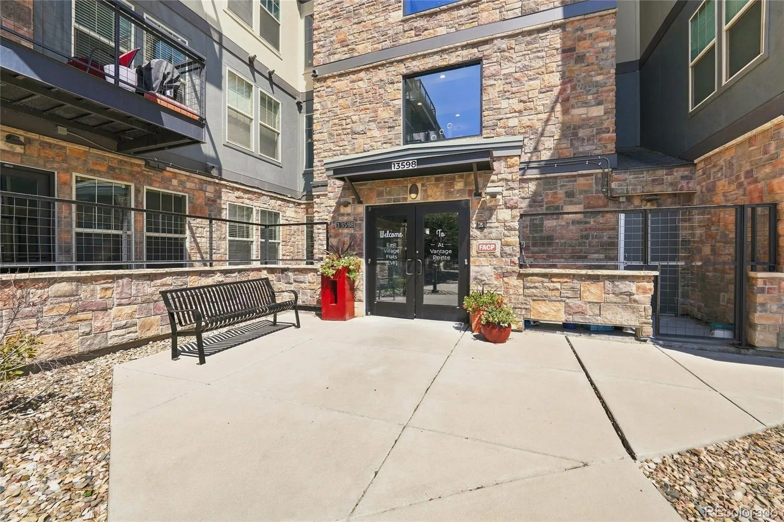 Vantage Pointe