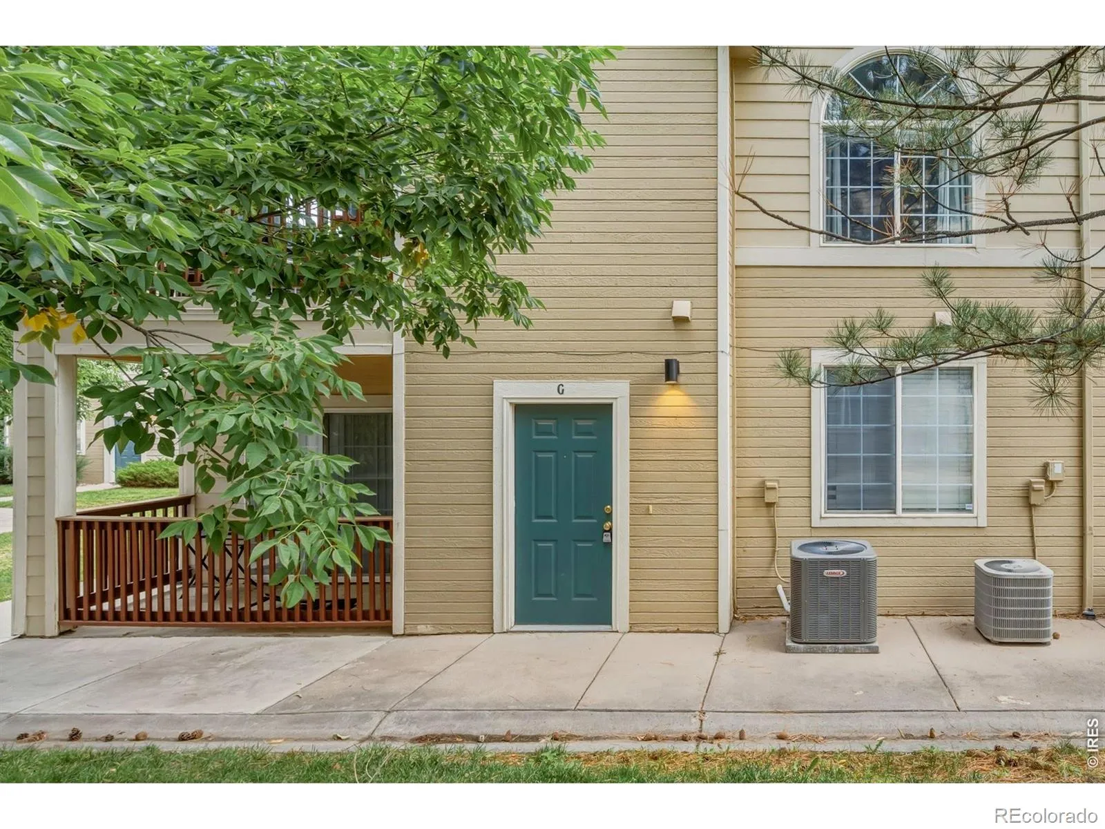 Saddle Ridge Condominiums