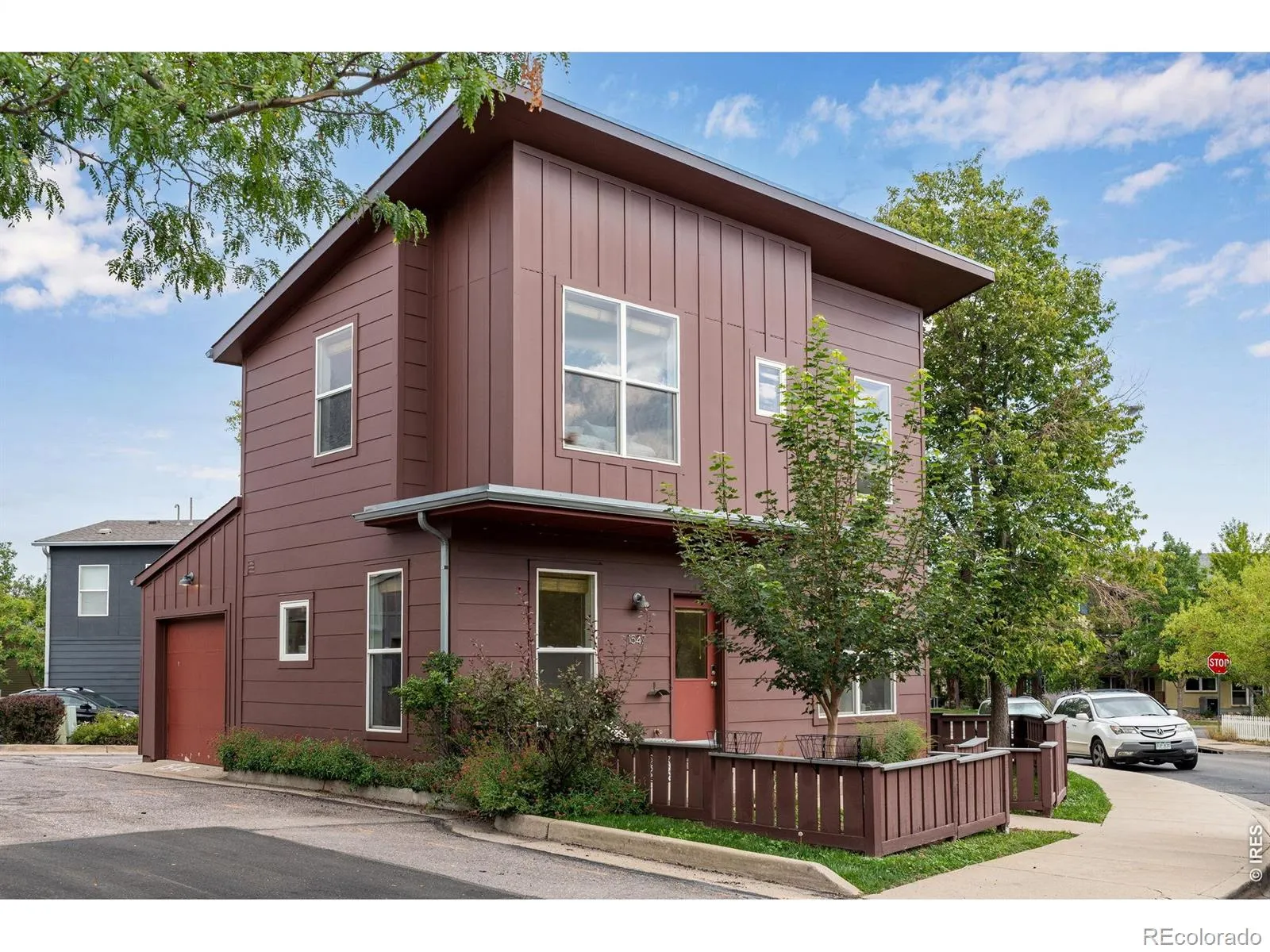 Studio Mews Condos 4th Supp