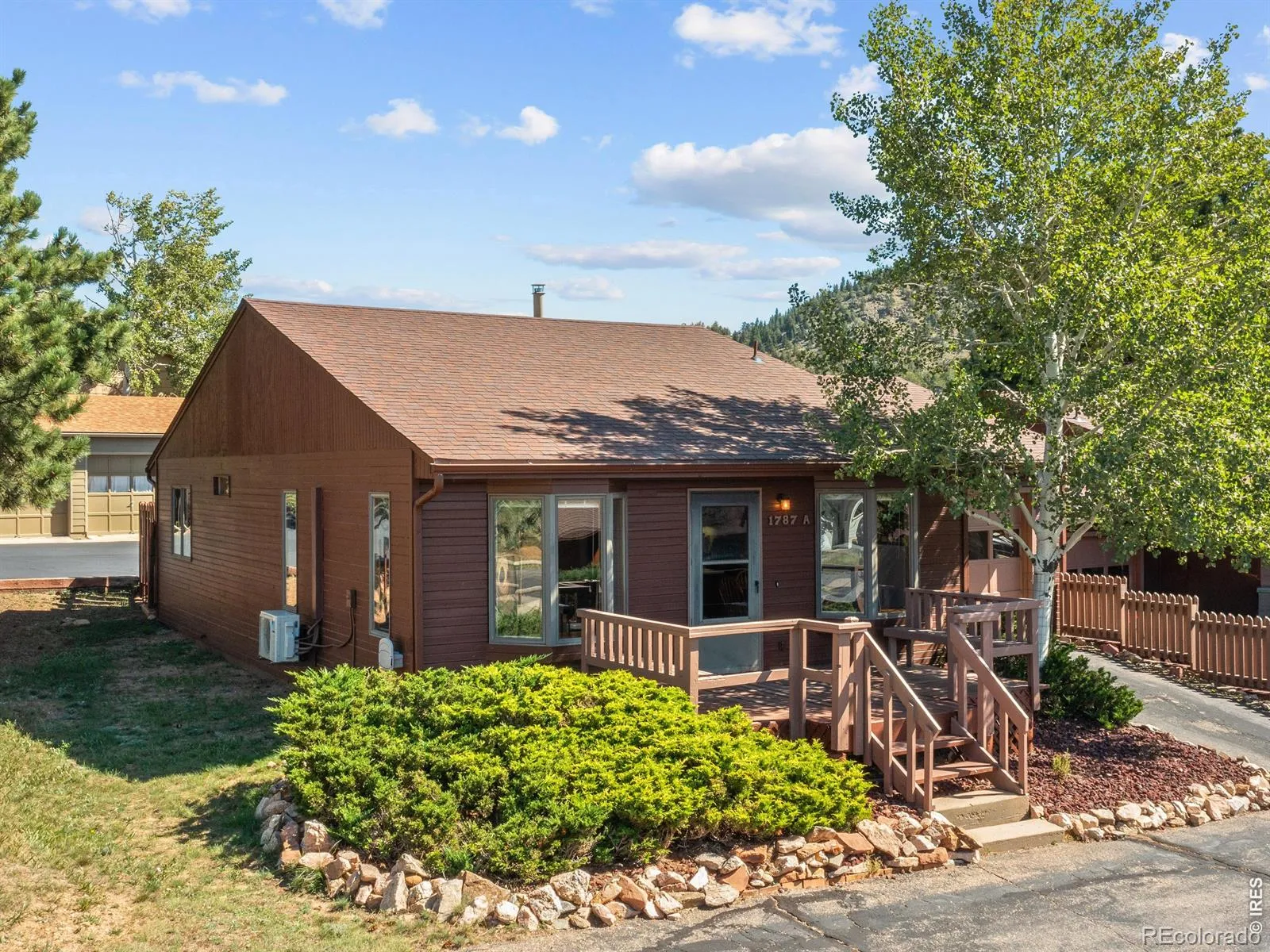 Lone Pine Vista Condo