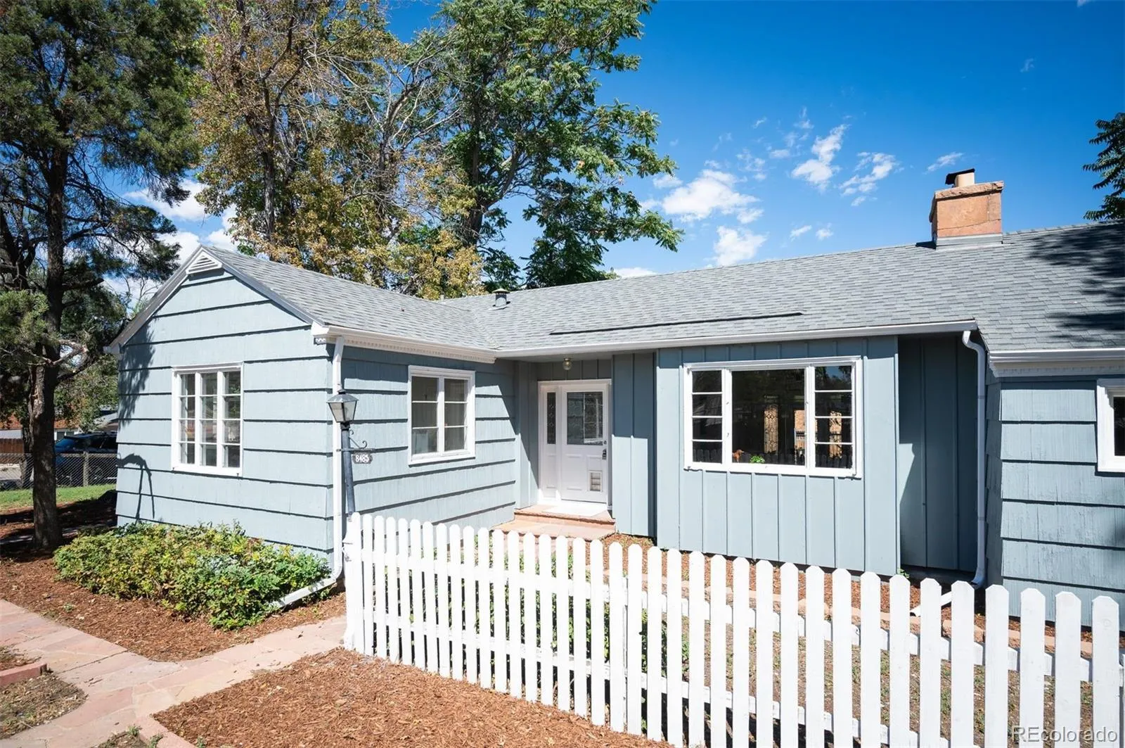 Bel Aire, Hillcrest