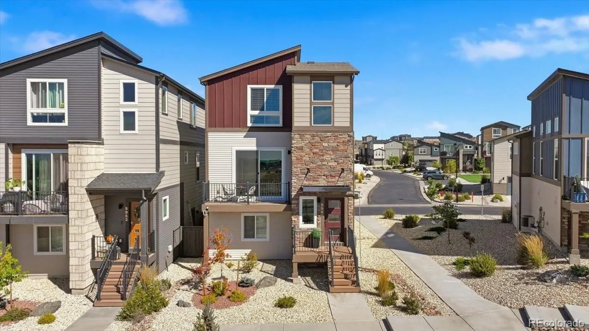 Midtown Collection at Pathways