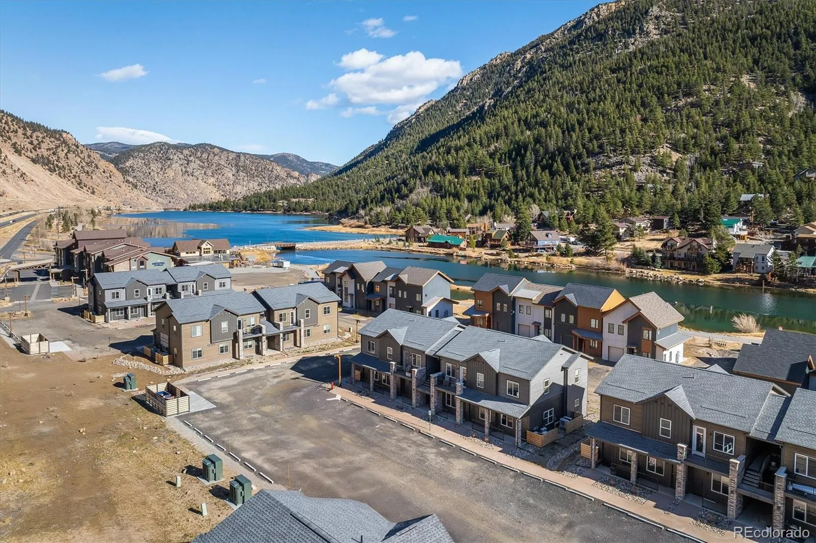 Lakeview Flats