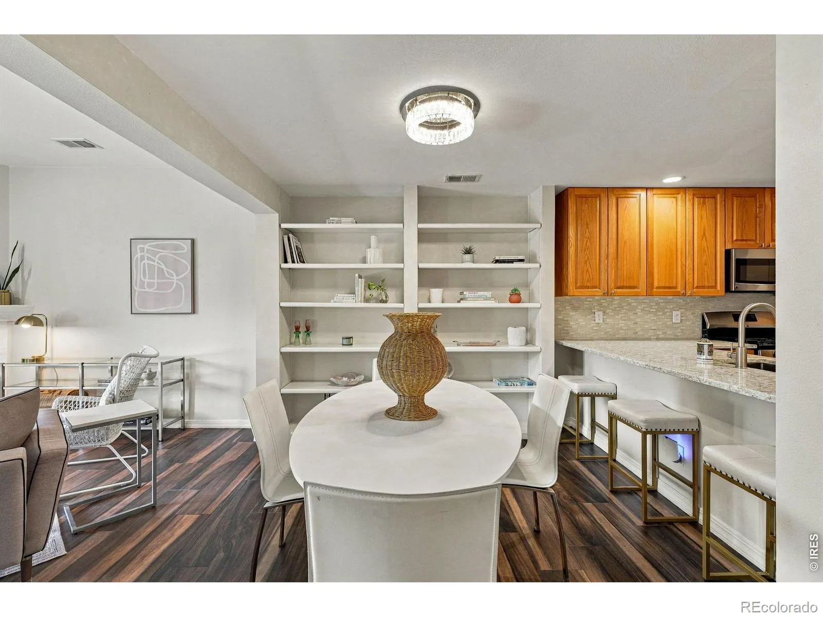 Kalmia Court Condos 7th