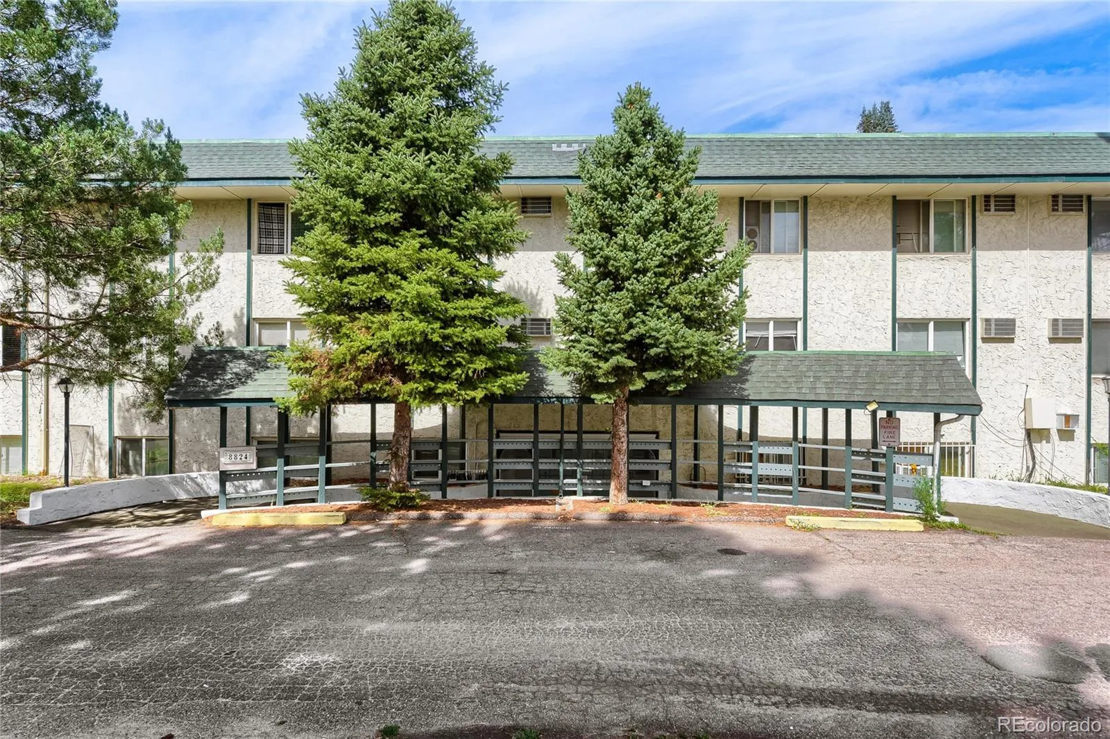 Country Club Villas Condos