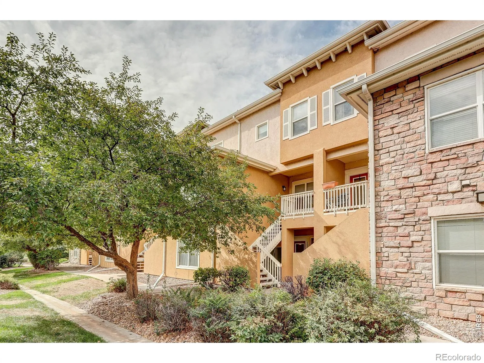 Montevista Condos At Tuscany Supp #8