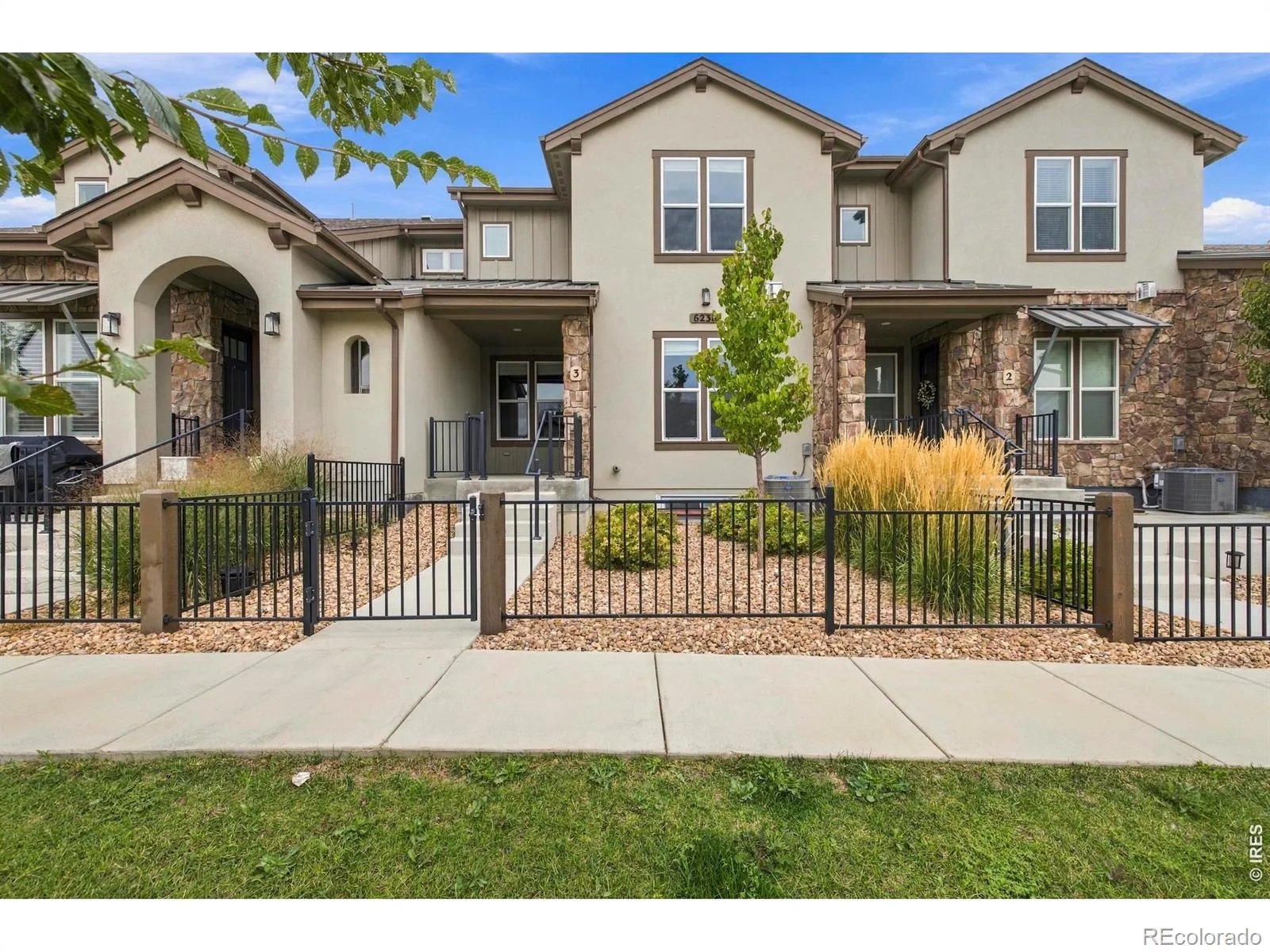 Highland Meadows Golf Course, Vernazza Townhomes
