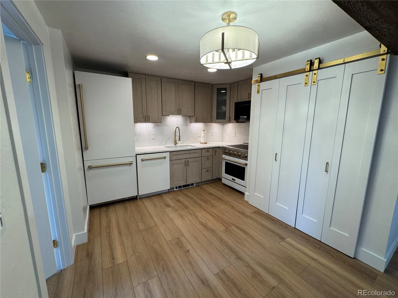 Shanahan Ridge 8