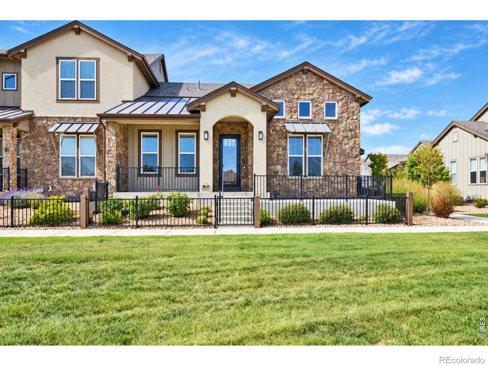 Vernazza Townhomes, Highland Meadows Golf Course