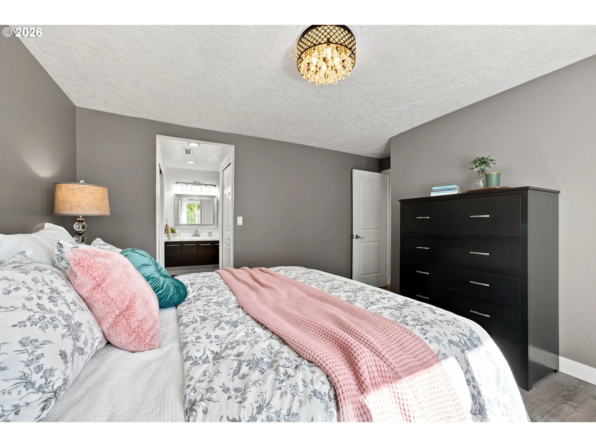 Bedroom, Primary