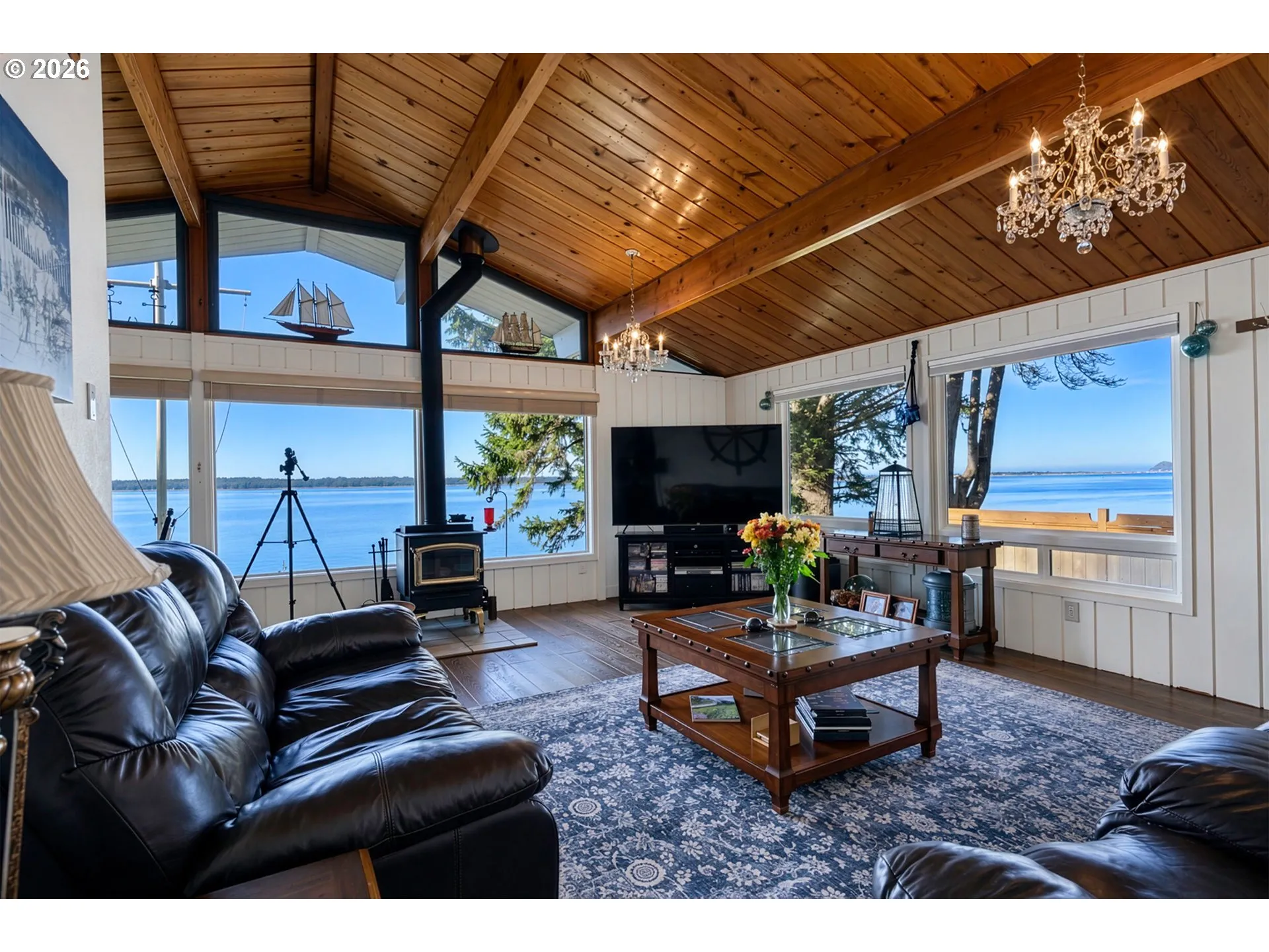 Living Room-Vaulted Ceilings