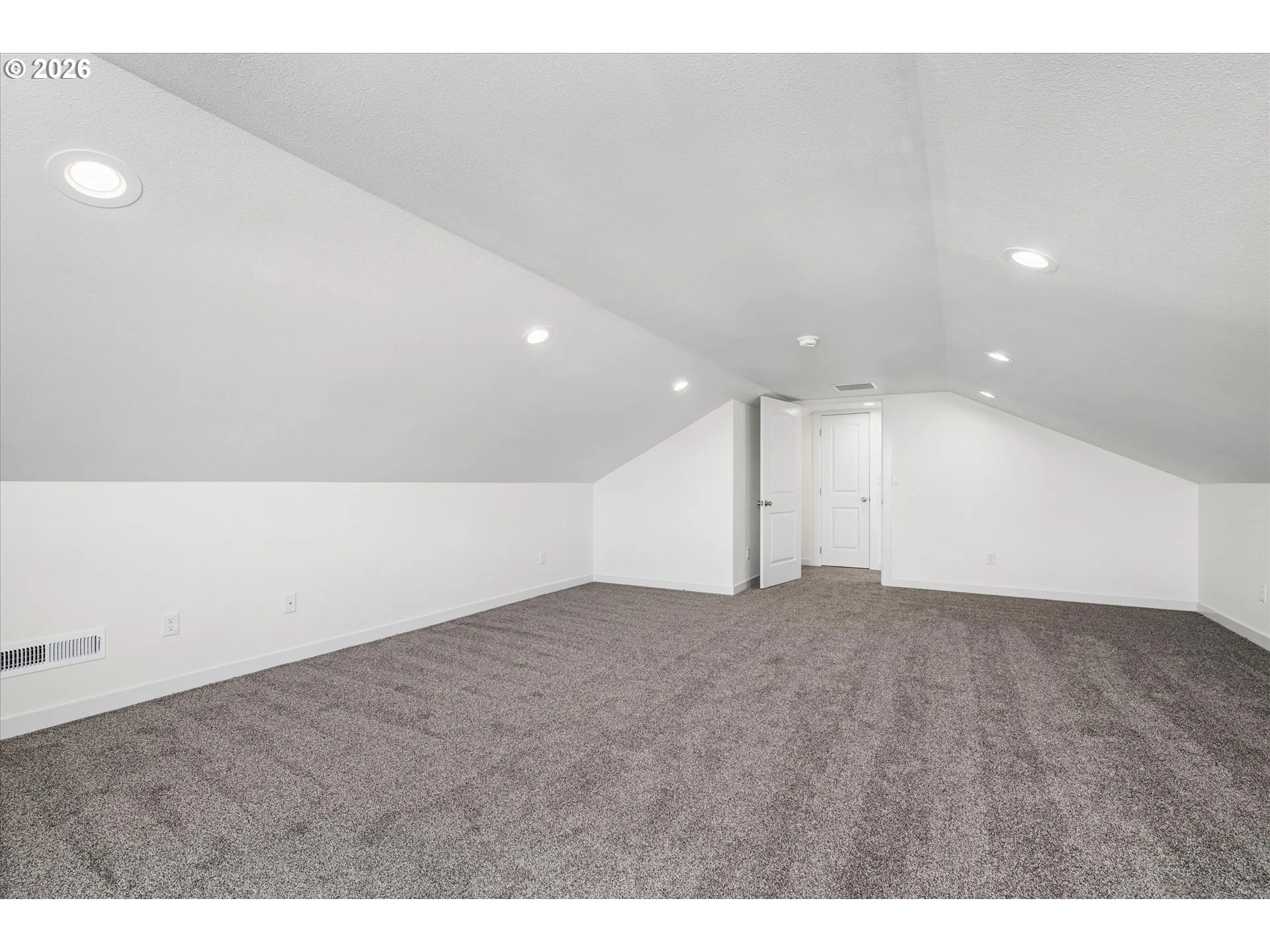 Bonus Room-Upper