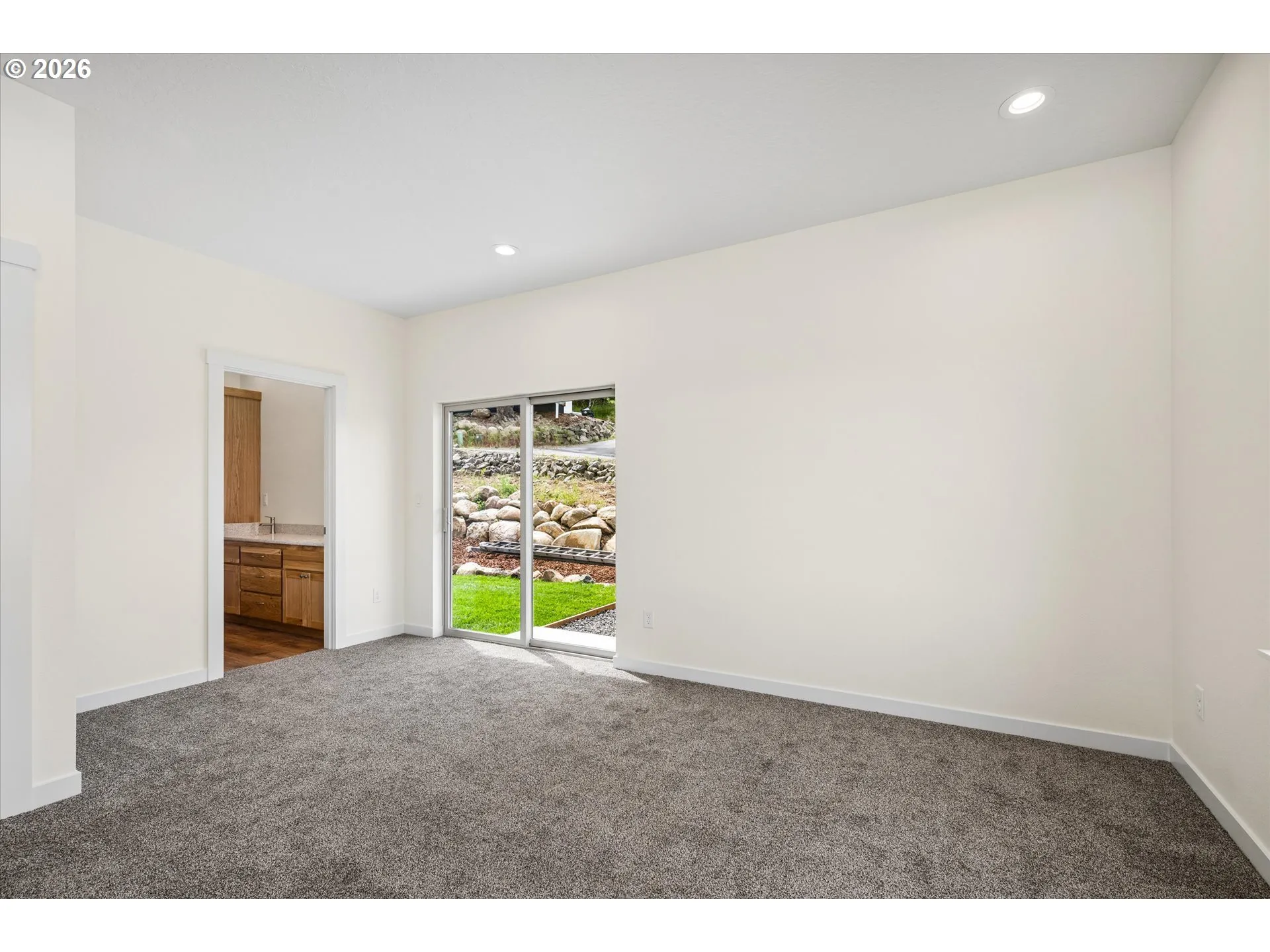 Bedroom, Primary