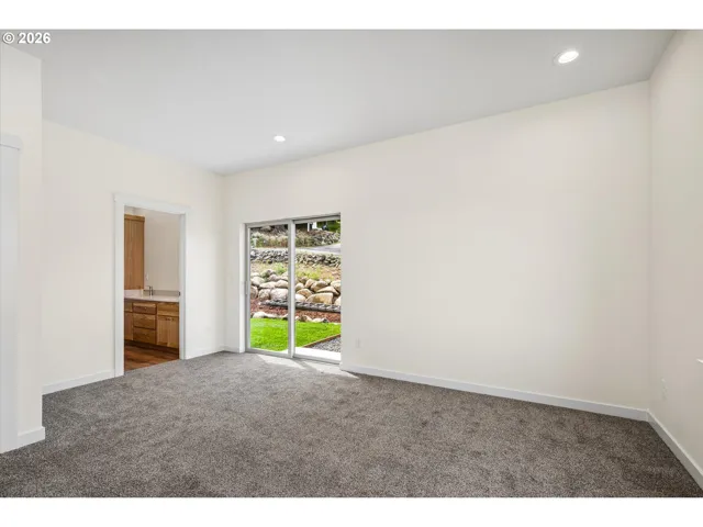 Bedroom, Primary