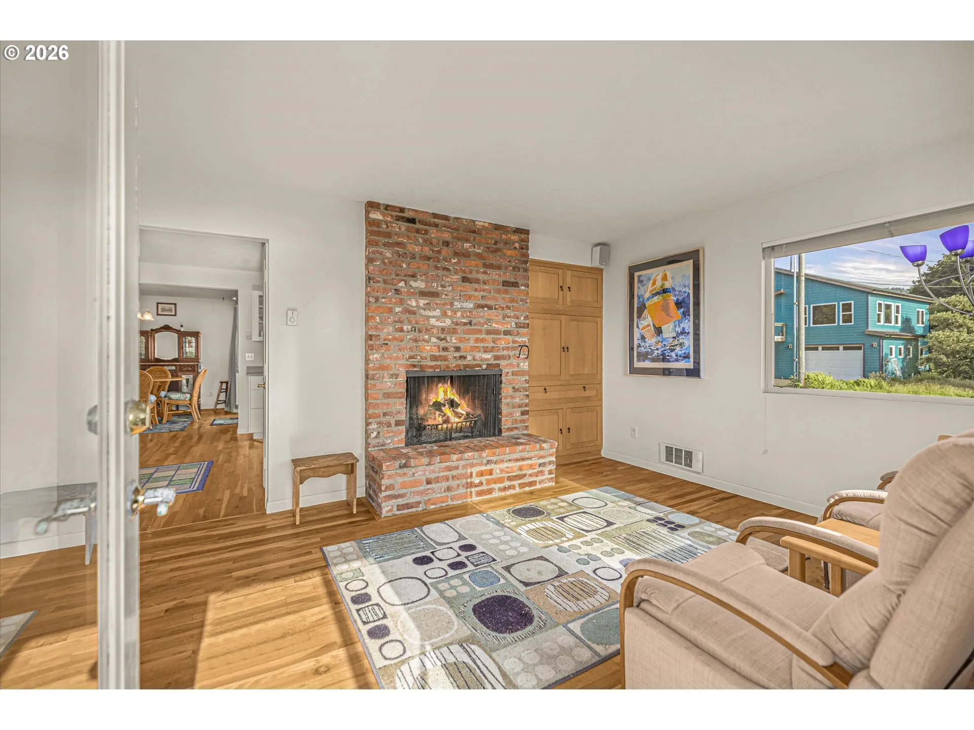 Living Room-Fireplace