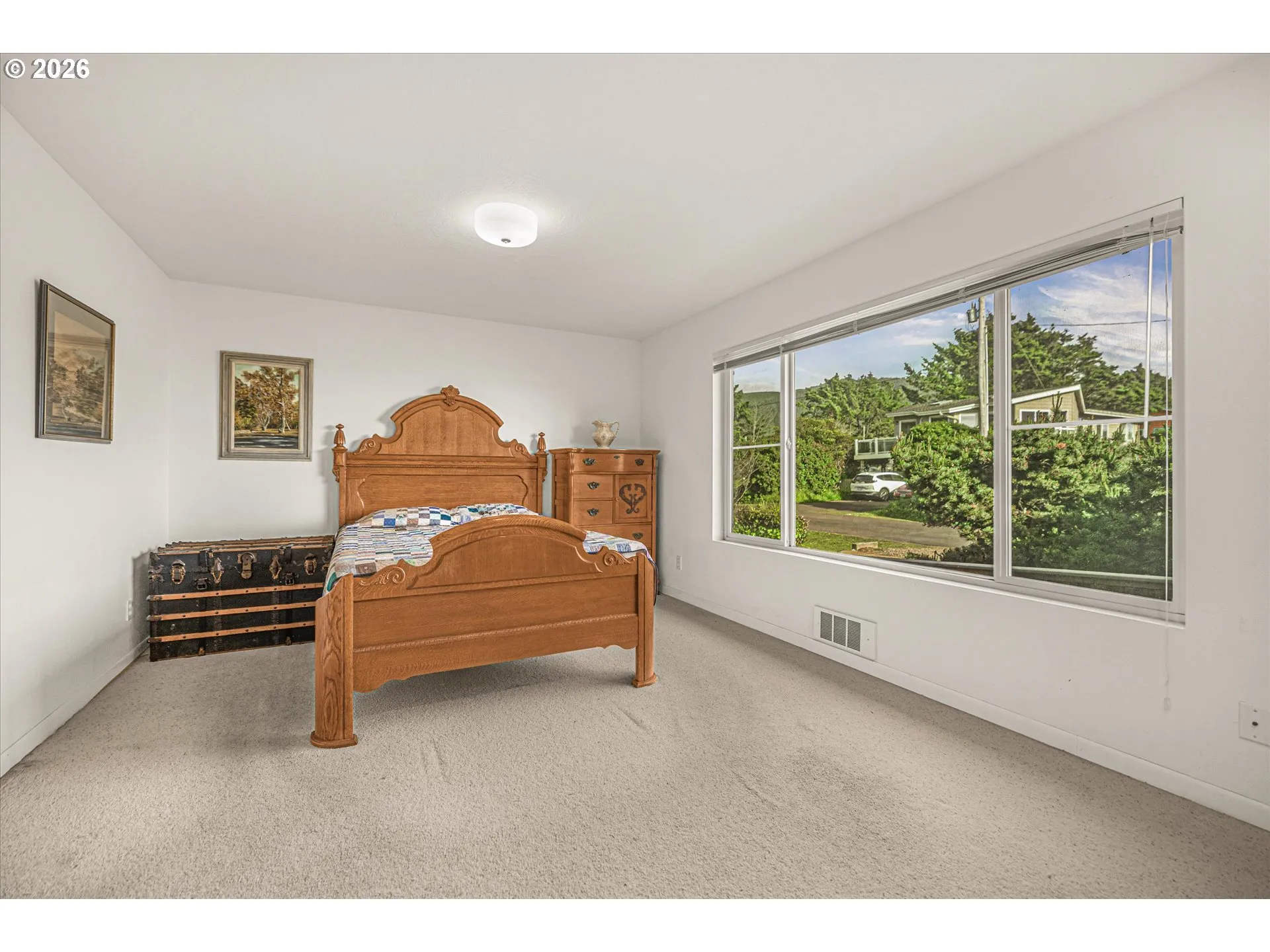 Bedroom, Primary