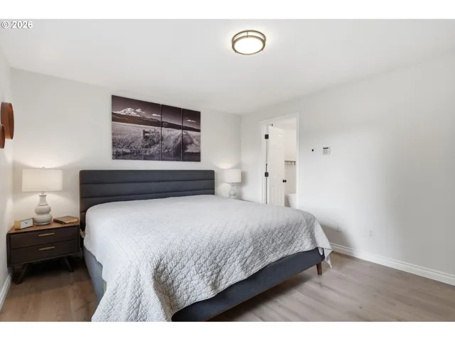 Bedroom, Primary