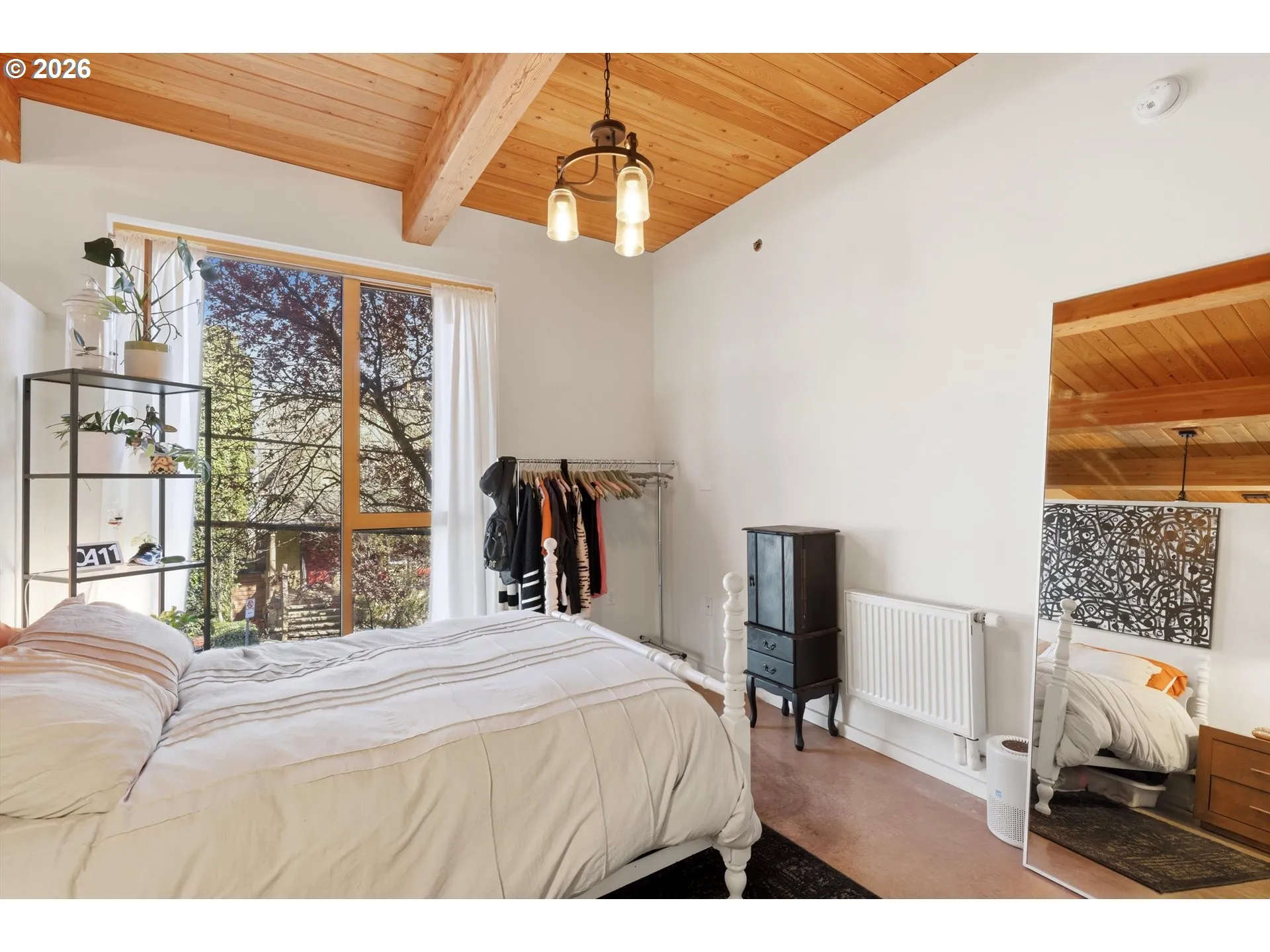 Bedroom, Primary