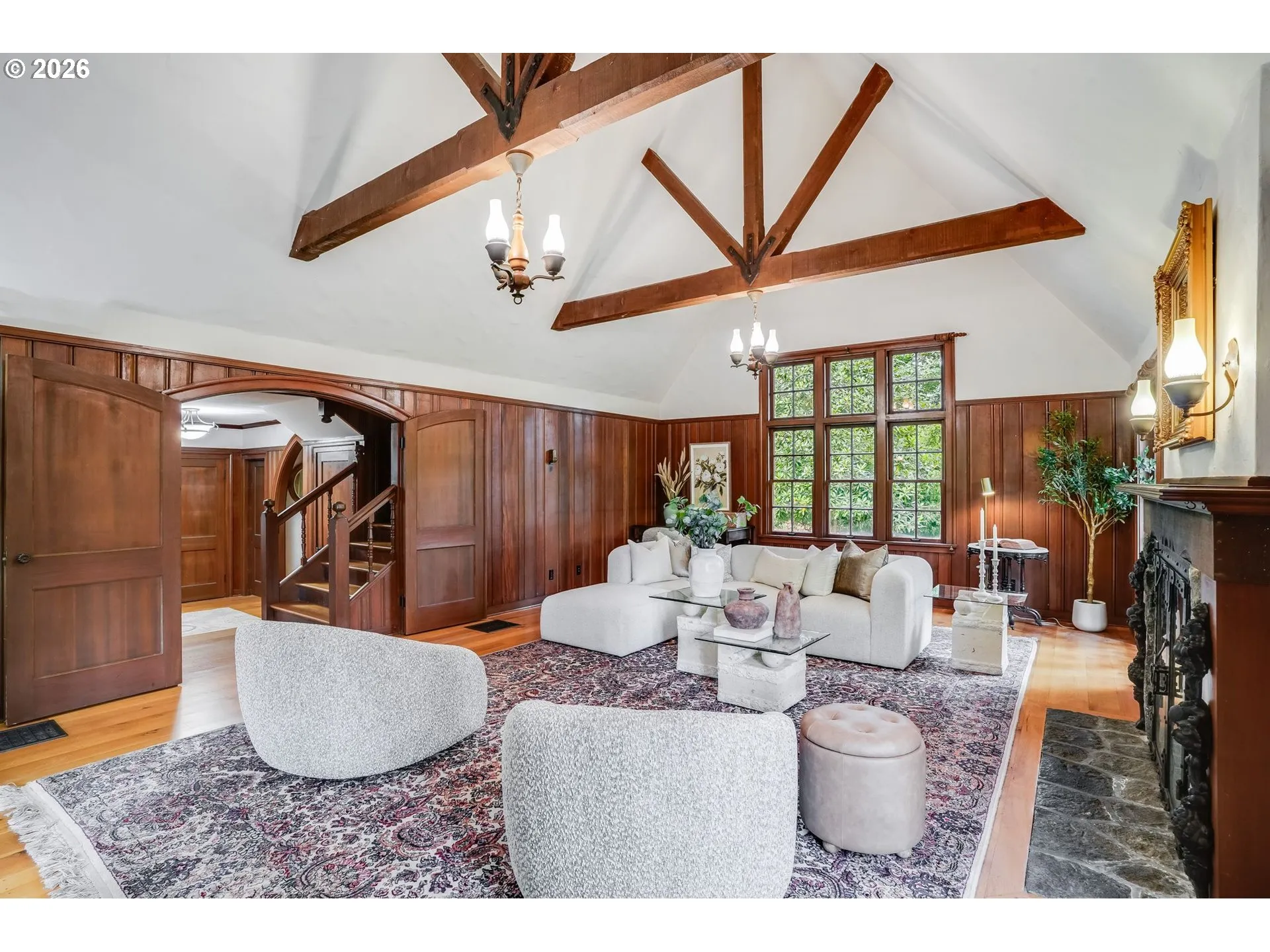 Living Room-Vaulted Ceilings