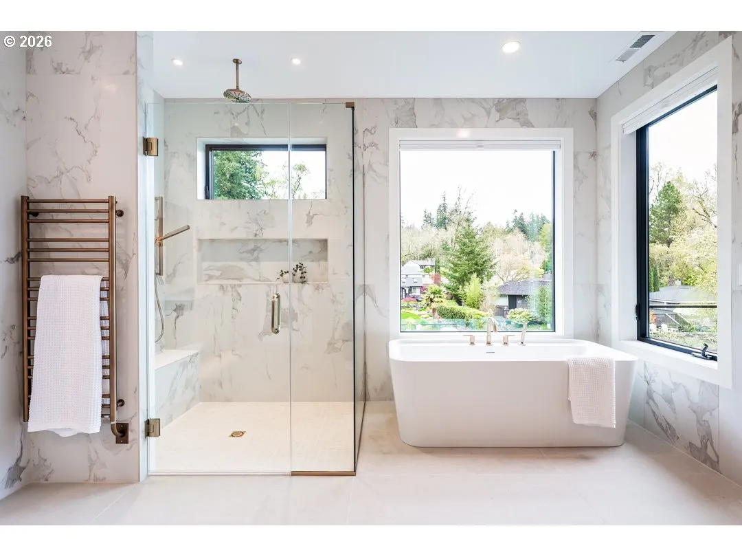 Owner's Suite Bathroom-Garden Tub