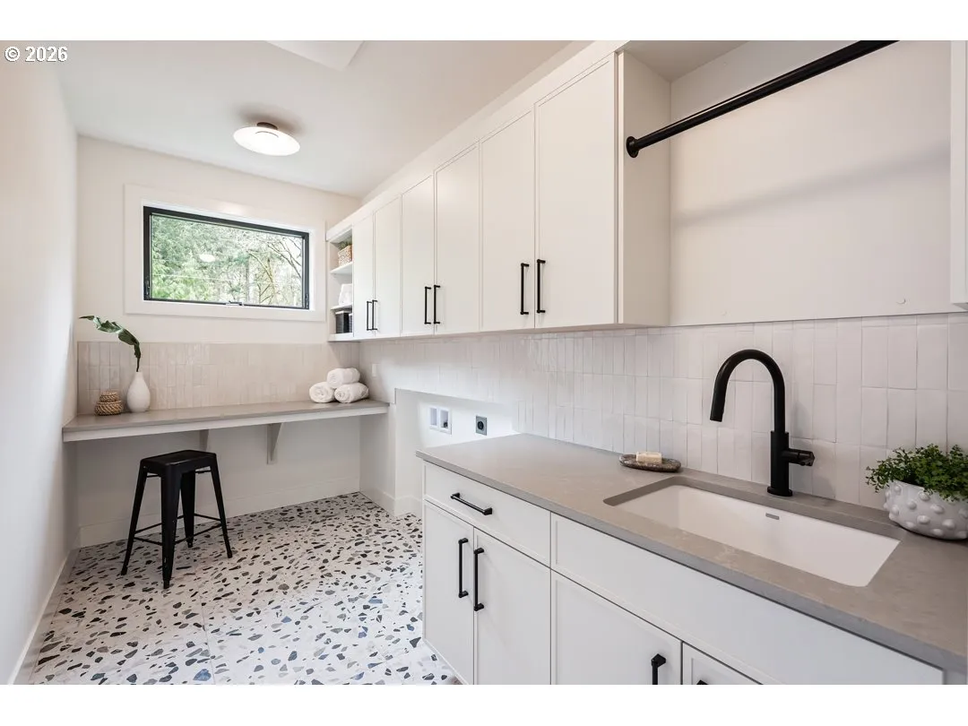 Laundry-Upper