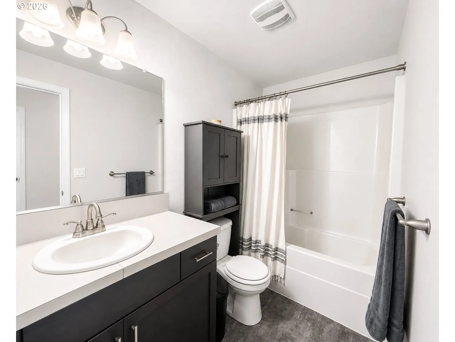 Bathroom-Upper
