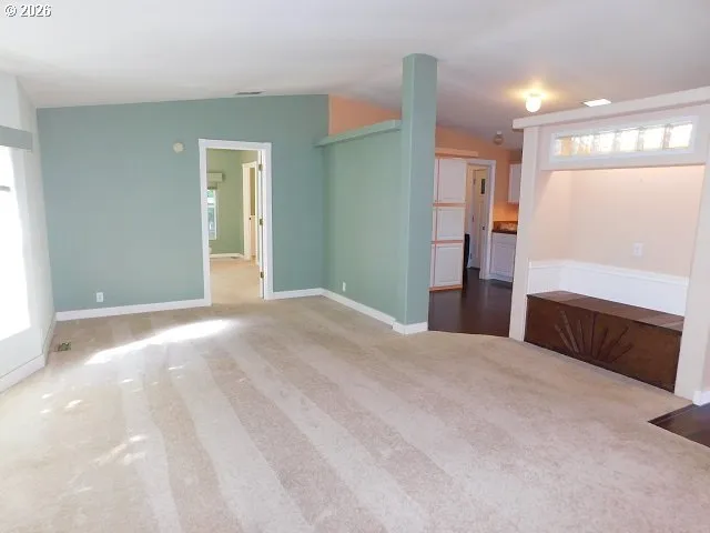 Living Room-Vaulted Ceilings