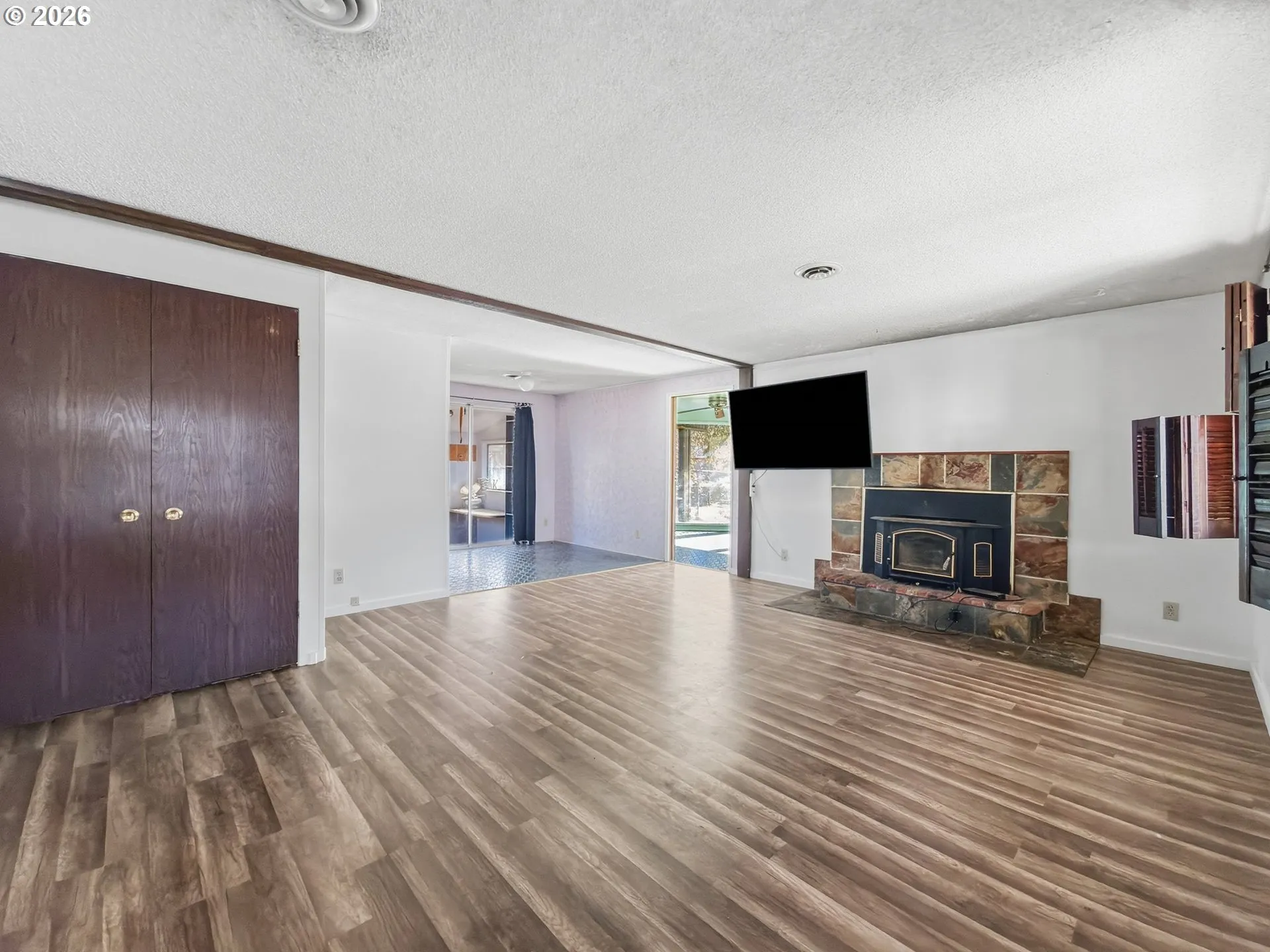 Living Room/Dining Room