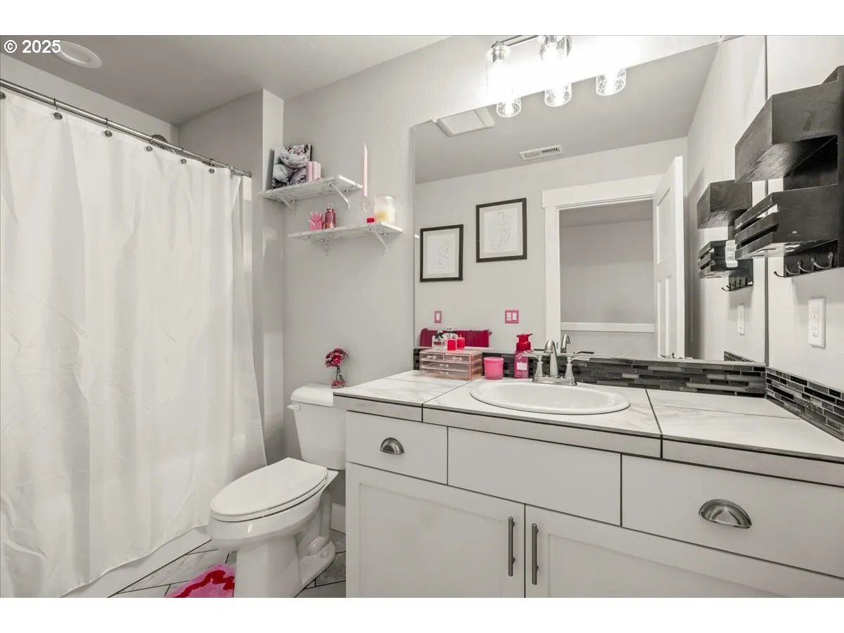 Bathroom-Upper