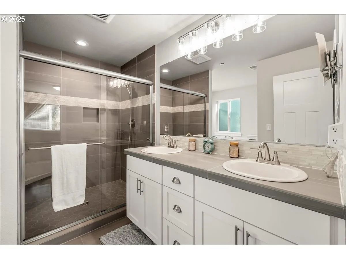 Primary Bedroom-Attached Bathroom