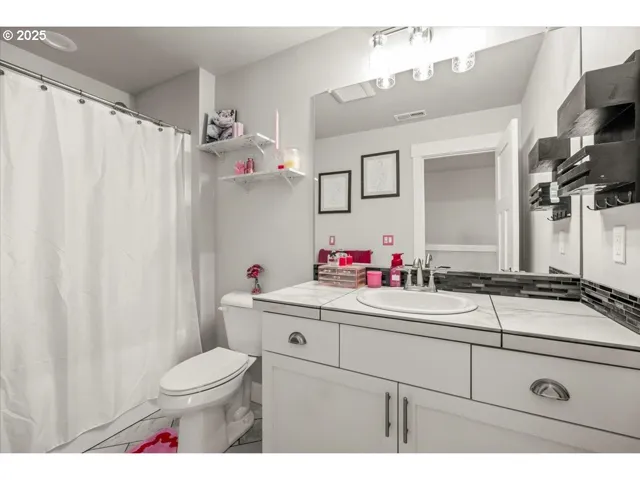 Bathroom-Upper