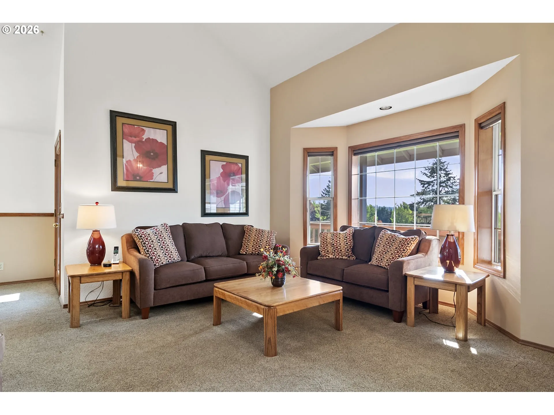 Living Room-Vaulted Ceilings