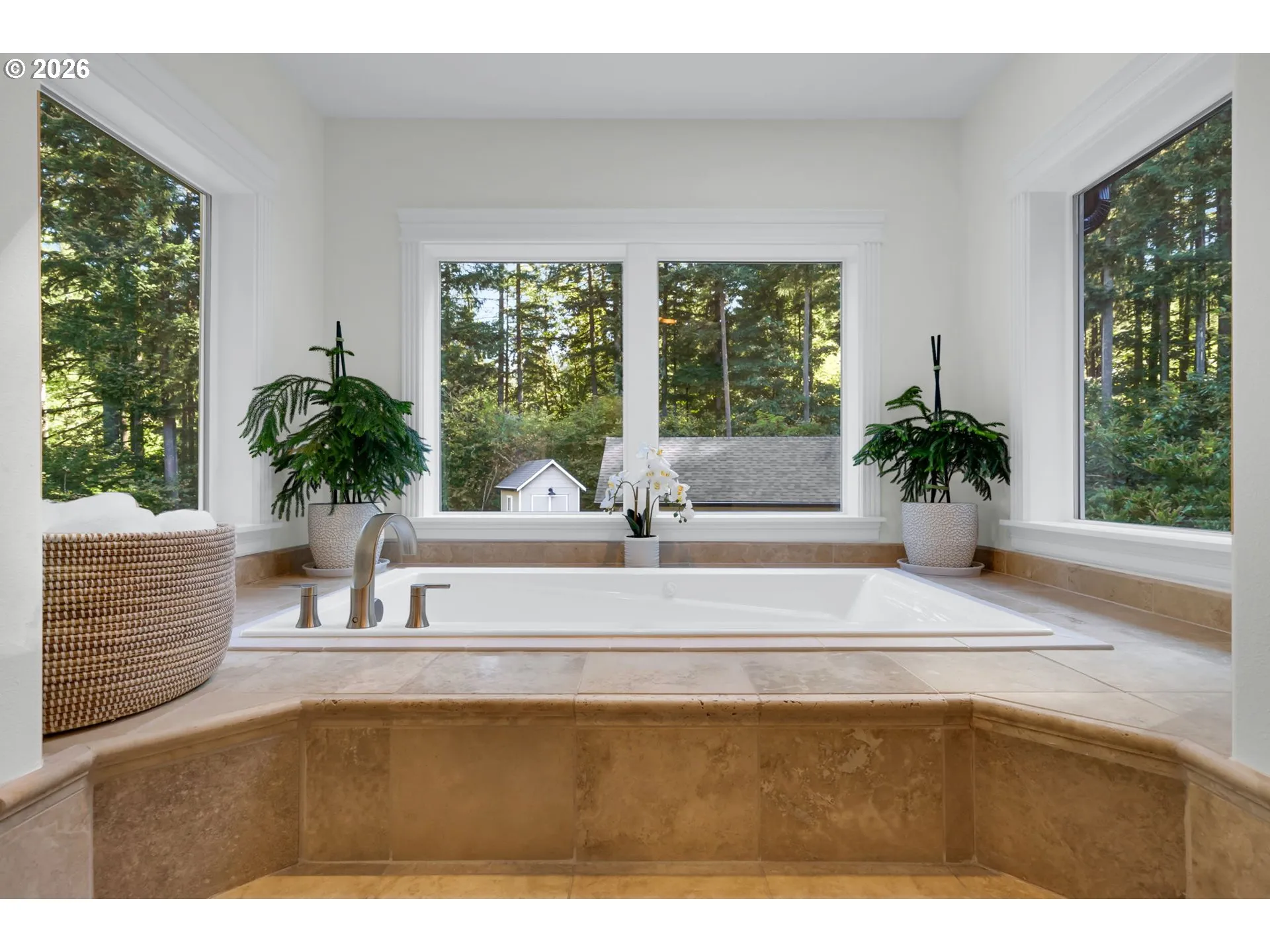 Bathroom, Attached-Garden Tub
