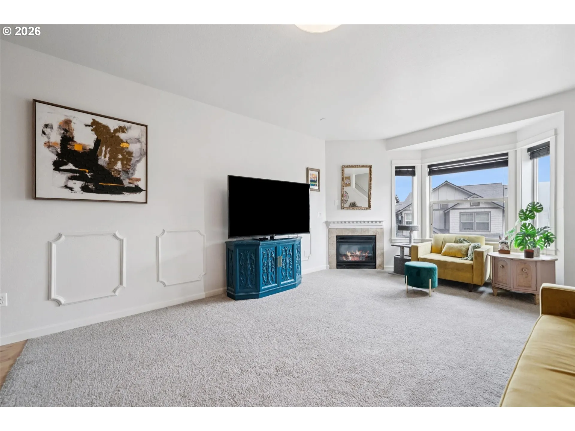 Living Room-Fireplace