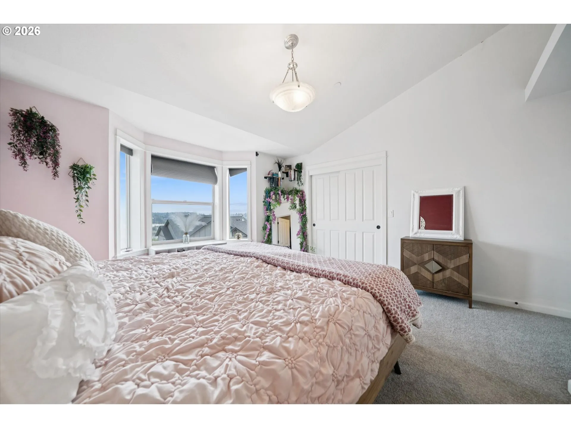 Bedroom, Primary