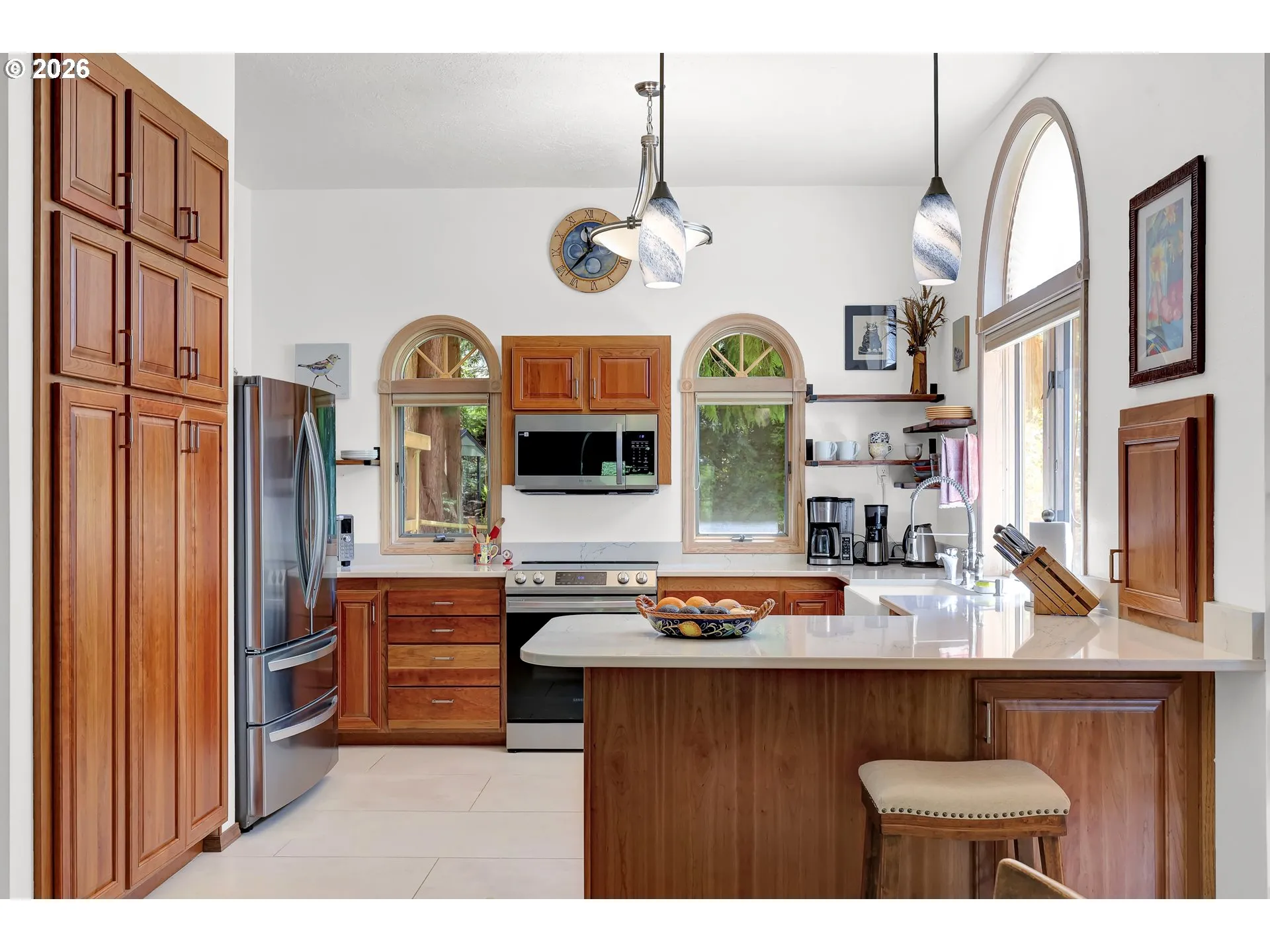 Kitchen-Breakfast Bar